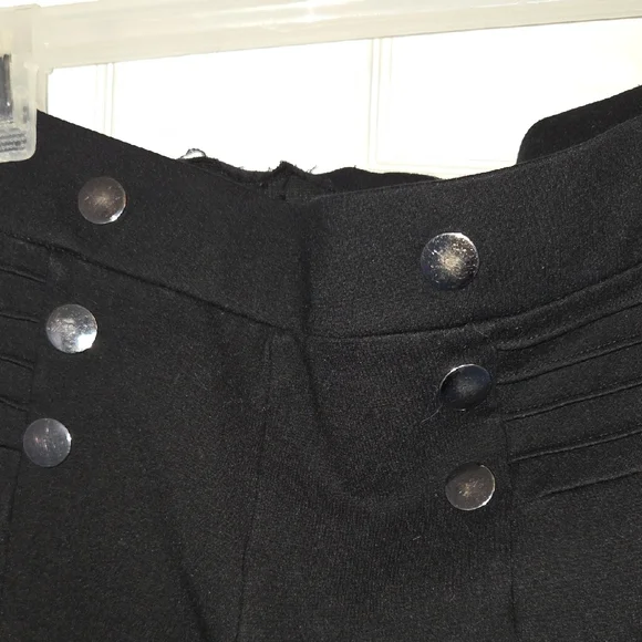 Chic Black Pants with Silver Accents - Picture 4 of 4